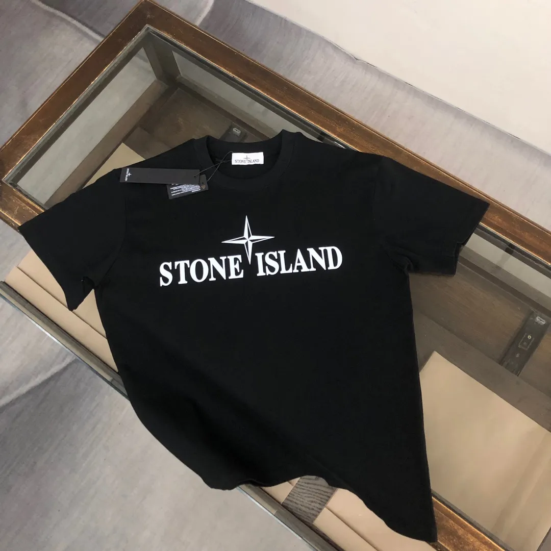 P180 Stone Island 2025 latest T-shirt, couple style ~ Original order, fashionable and casual short T-shirt, specially made of customized cotton fabric ~ Cotton T-shirt ~ Pre-washed to prevent deformation and shrinkage problem, more comfortable and breathable on the body ~ All available from stock ~ Unique design style, trendy must-have item, complete with three standards 👍 Color: black/white Size: S M L XL (larger version, please indicate your height and weight when placing an order)